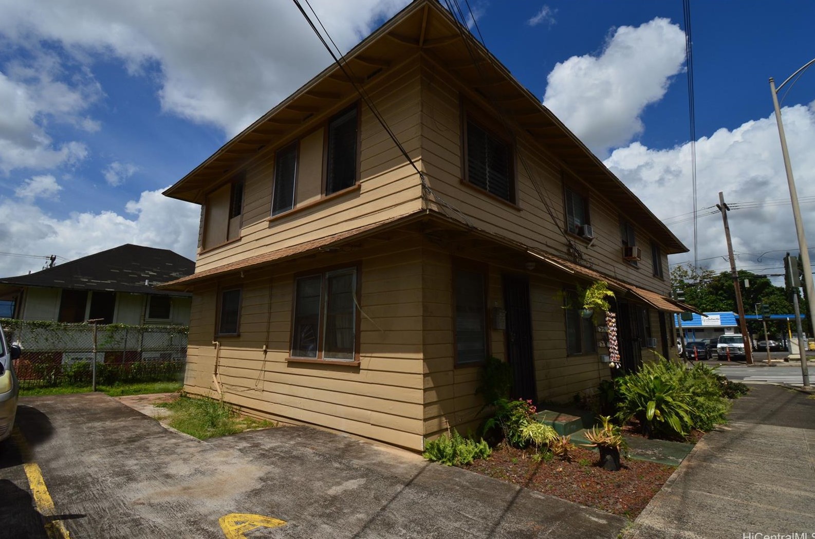 145 Lehua St, Wahiawa, HI 96786-2070
