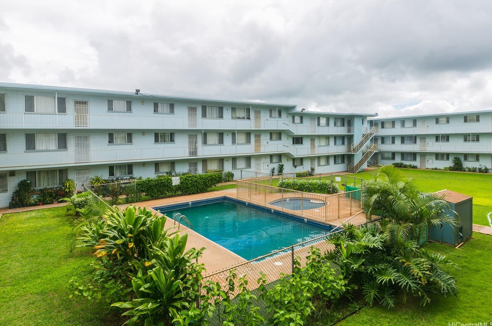 94-011 Waipahu St, Waipahu HI  exterior