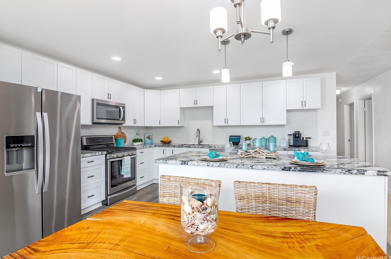 94-1029 Palaiki St, Waipahu, HI 96797-4301