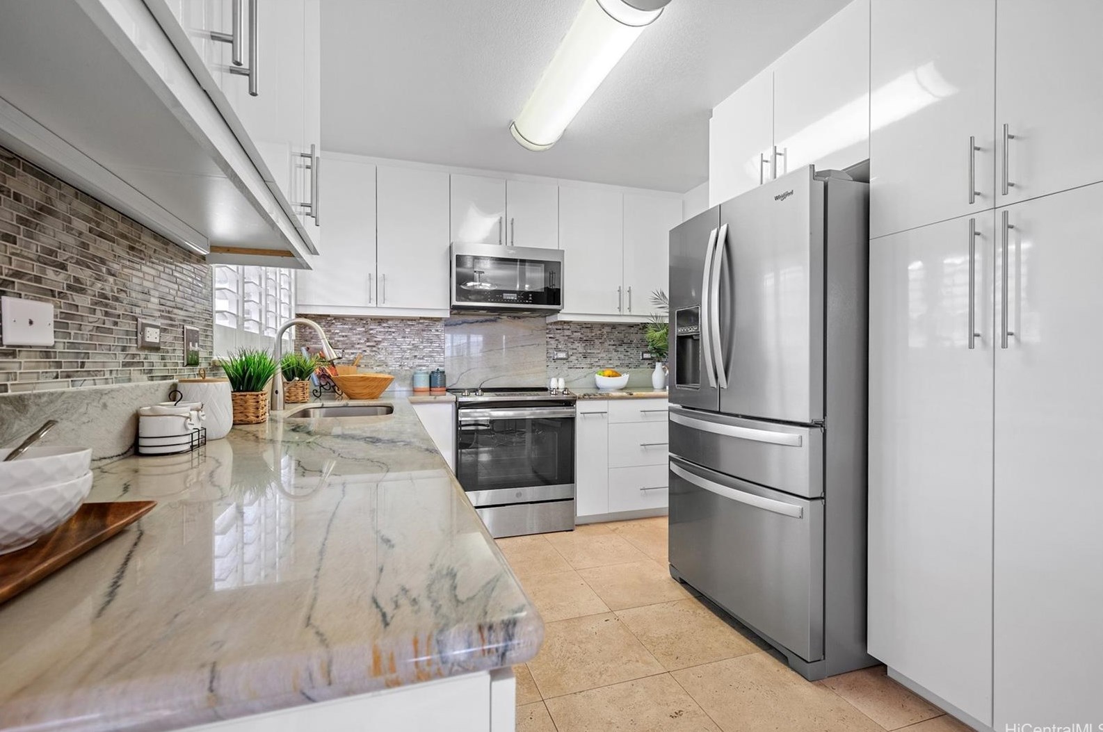 94-416 Kuahui St, Waipahu HI  96797-4532 exterior