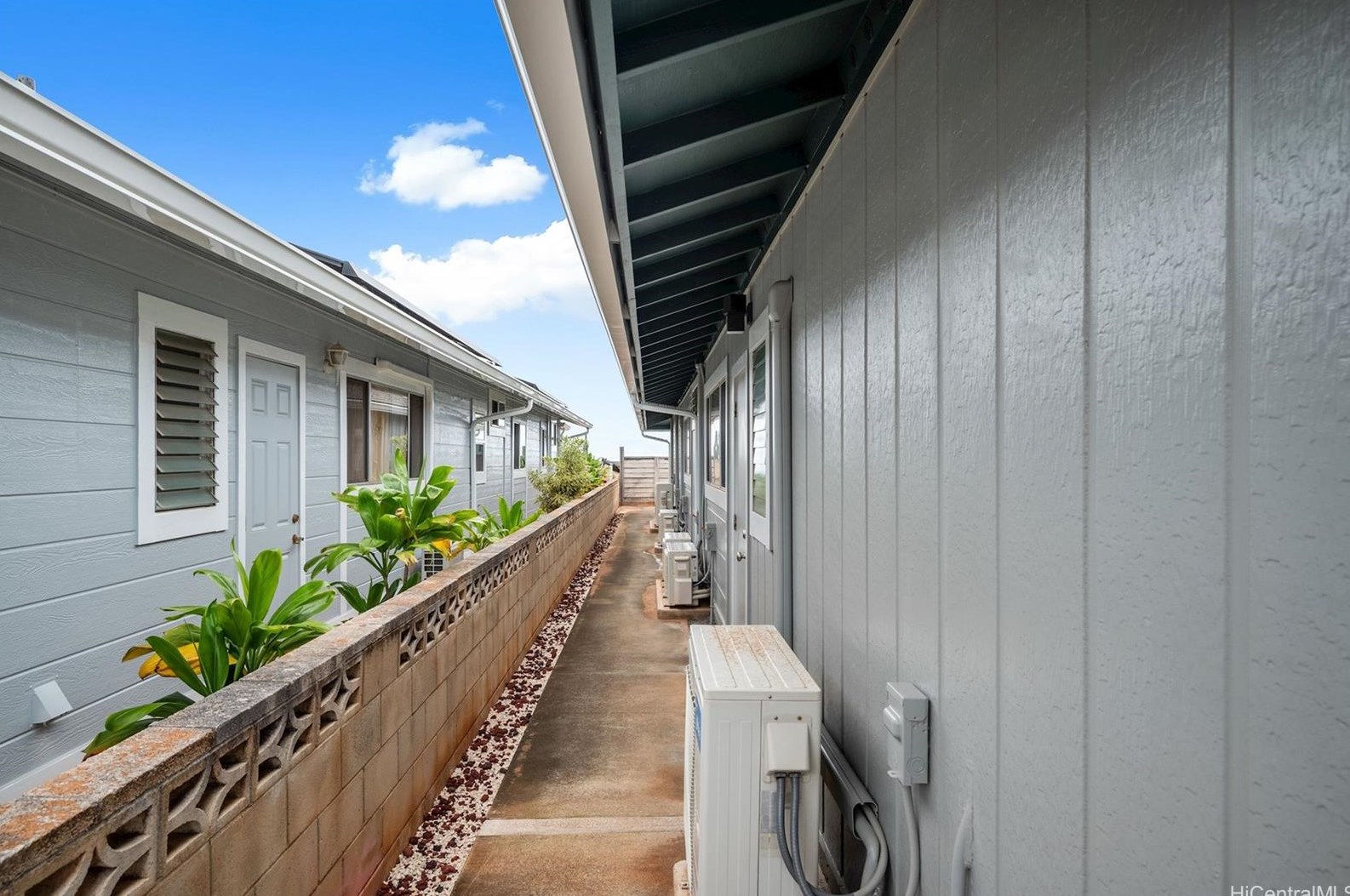 94-416 Kuahui St, Waipahu HI  96797-4532 exterior