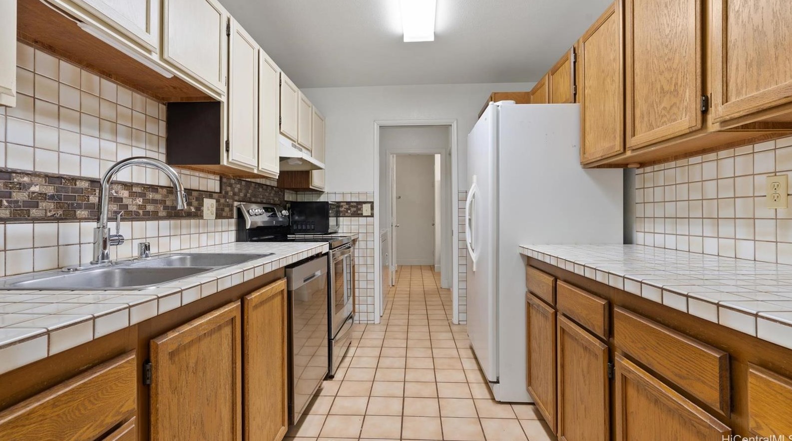 2069 California Ave #18d, Wahiawa, HI 96786