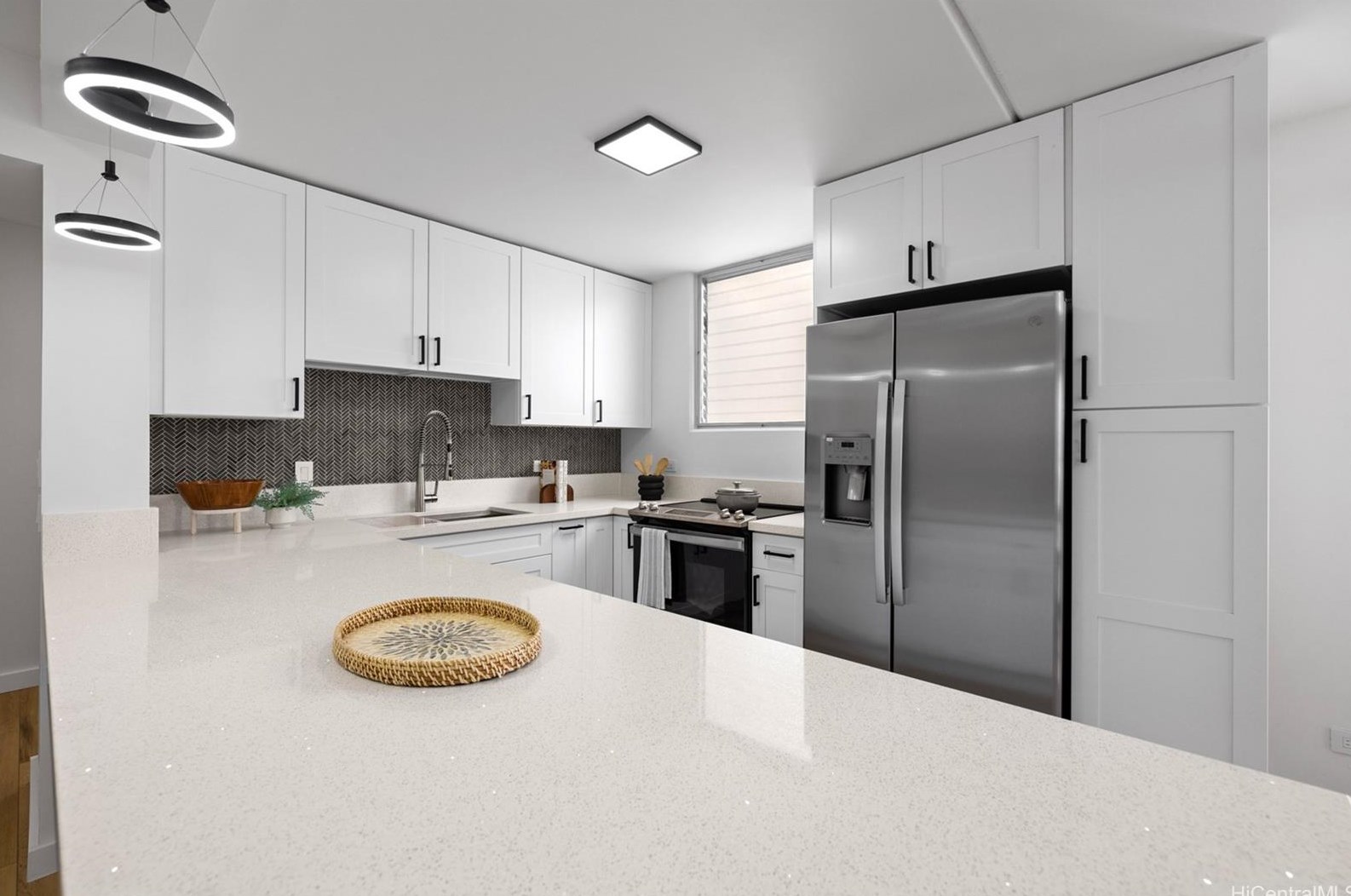 1717 Ala Wai Blvd #810, Honolulu, HI 96815