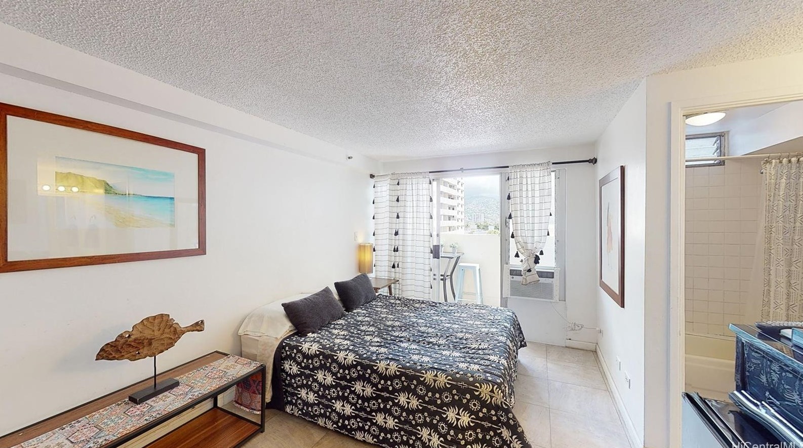 2450 Prince Edward St #807a, Honolulu, HI 96815