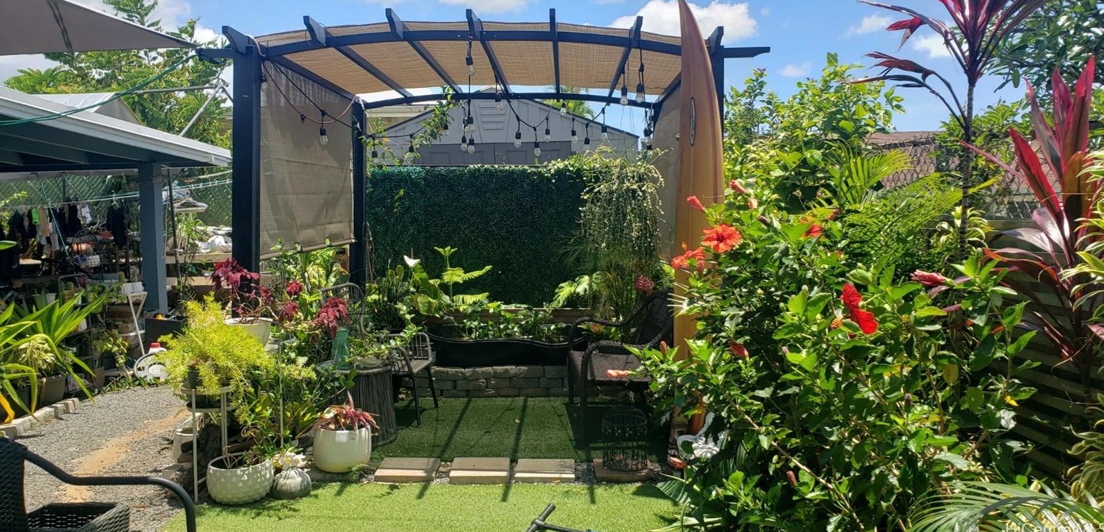 2113 Komo Mai Dr, Pearl City, HI 96782-1330