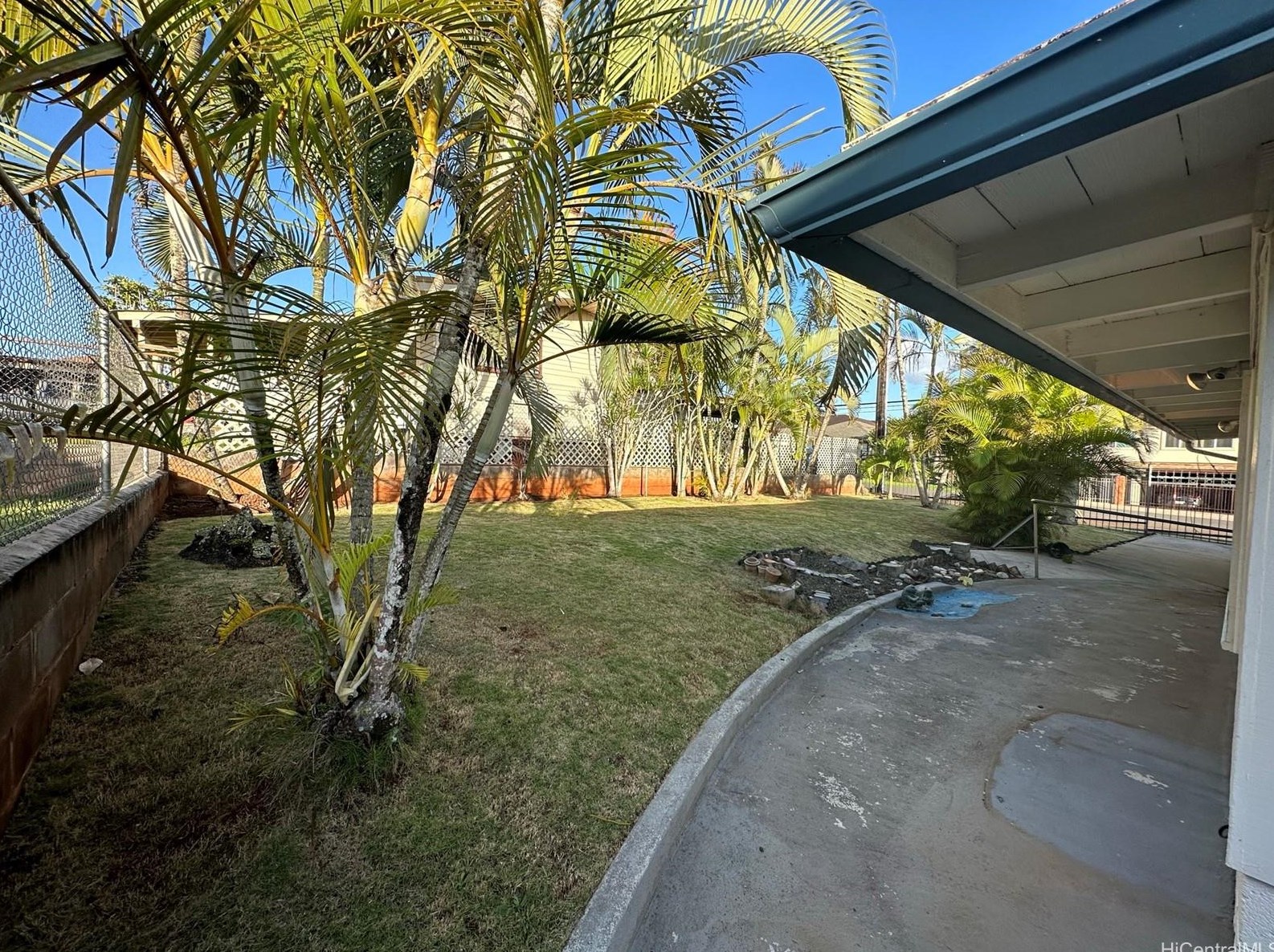 202 Kaliponi St, Wahiawa, HI 96786-1624