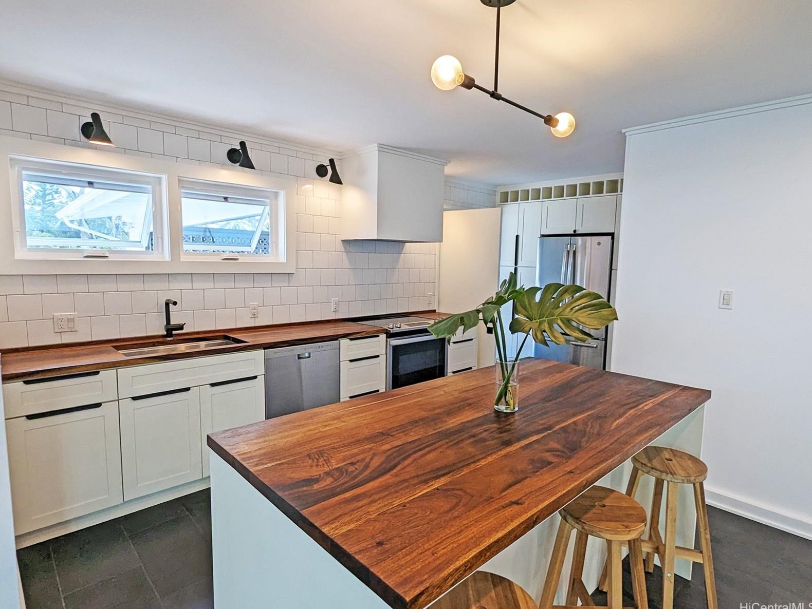 886 Akalei Pl, Kailua, HI 96734