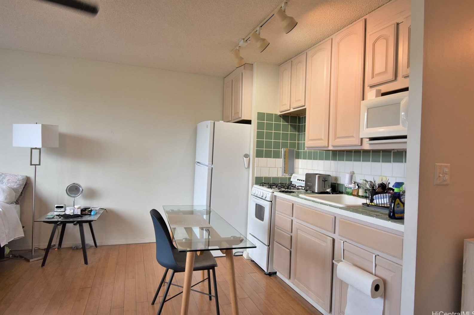 1550 Wilder Ave #a208, Honolulu, HI 96822
