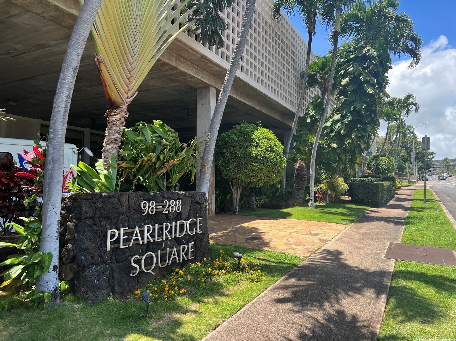 98-288 Kaonohi St #807, Aiea, HI 96701