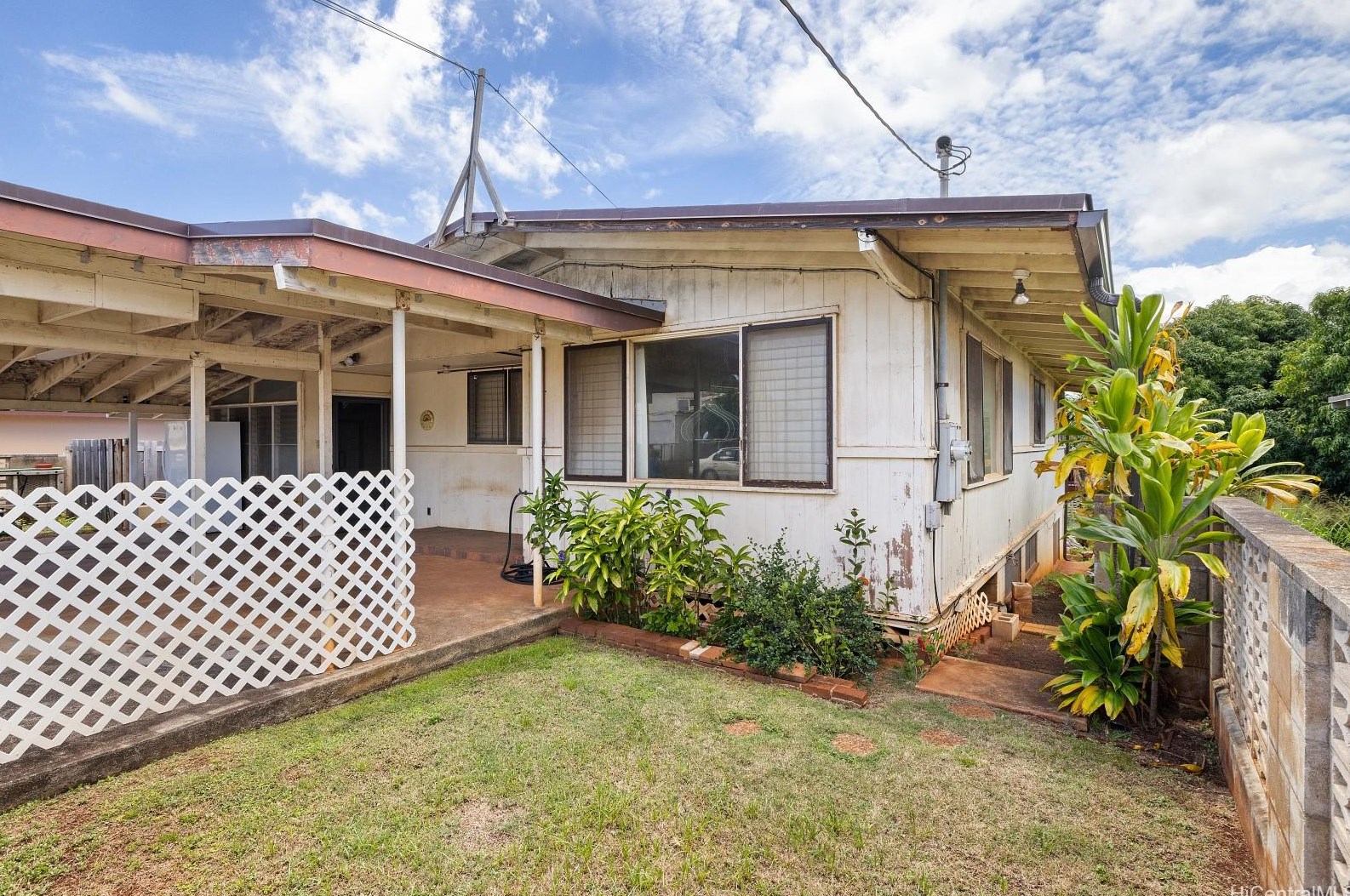 1364 Hoohulu St, Pearl City, HI 96782-2915