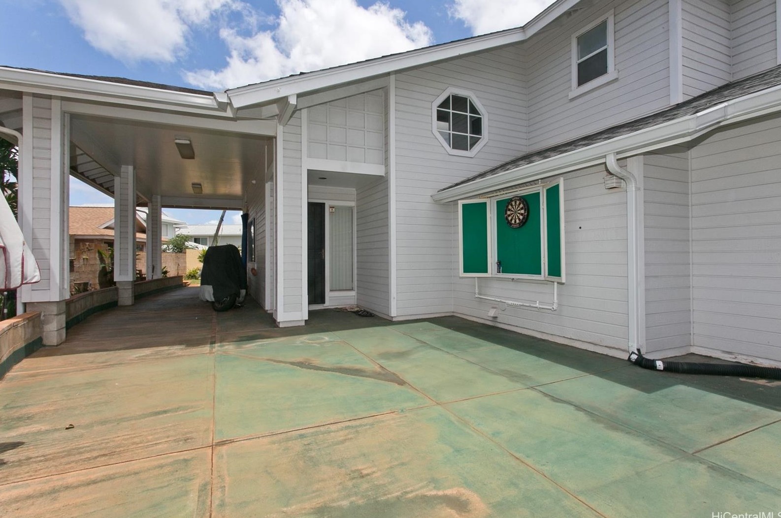 94-1009 Mahinahina St, Waipahu, HI 96797-4841