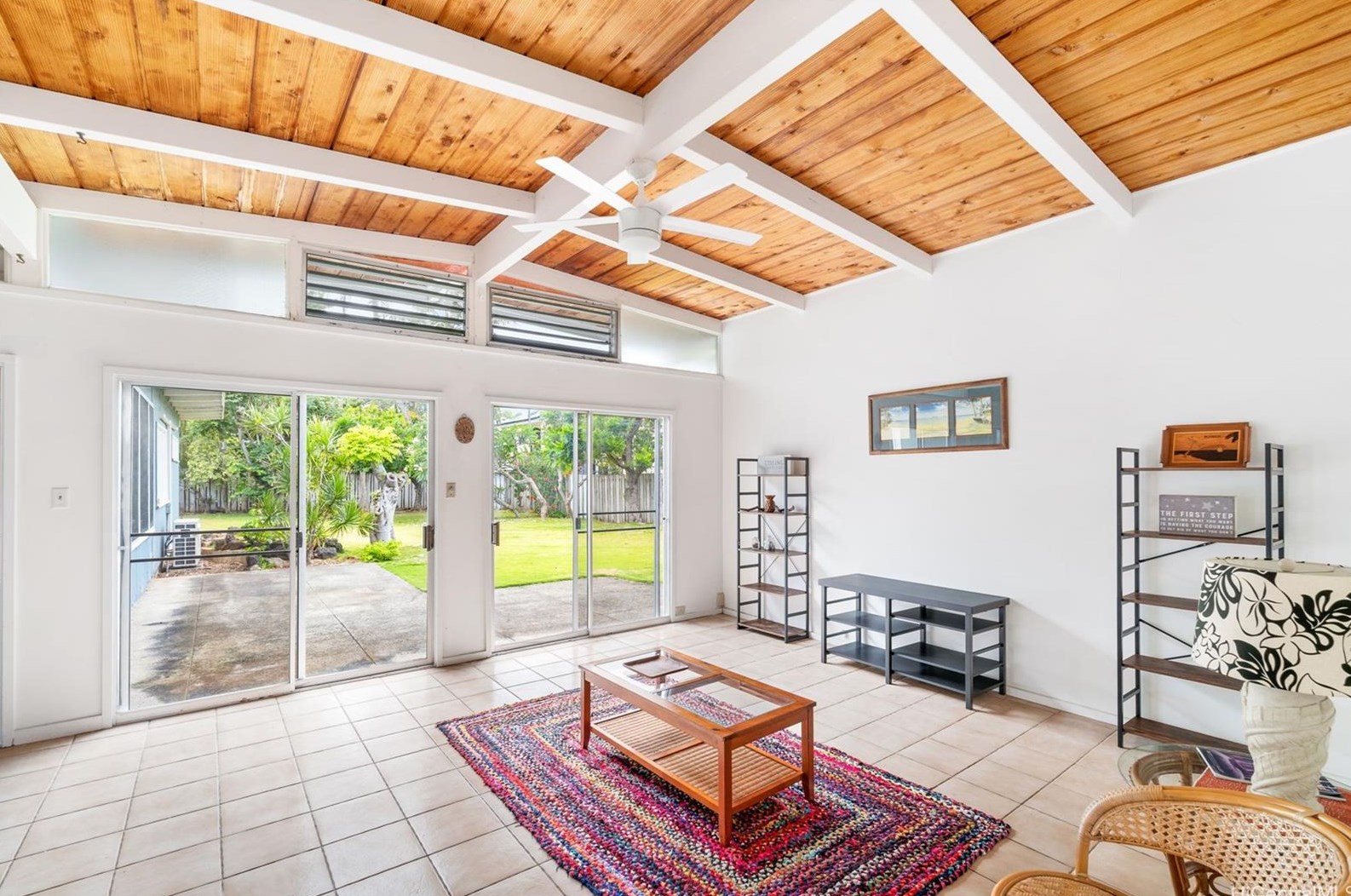 114 Kaelepulu Dr, Kailua, HI 96734-3101