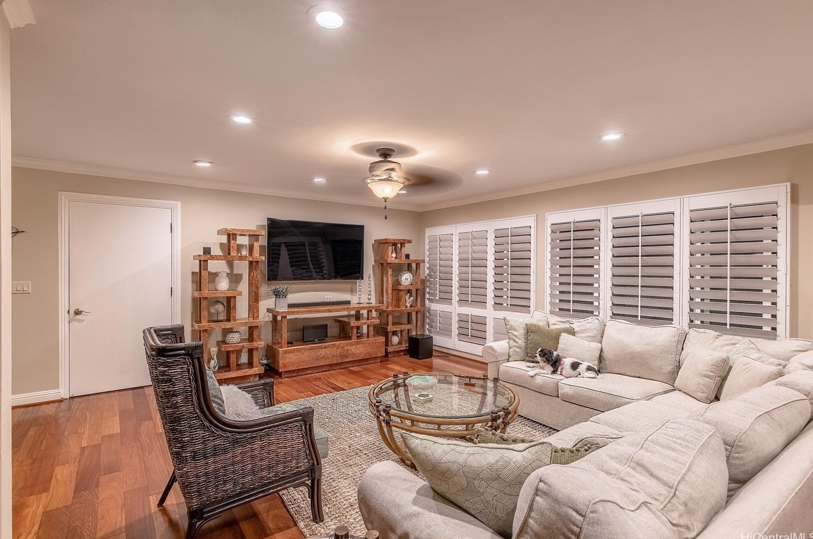 550 Kahiau Loop, Honolulu HI  96821-2538 exterior