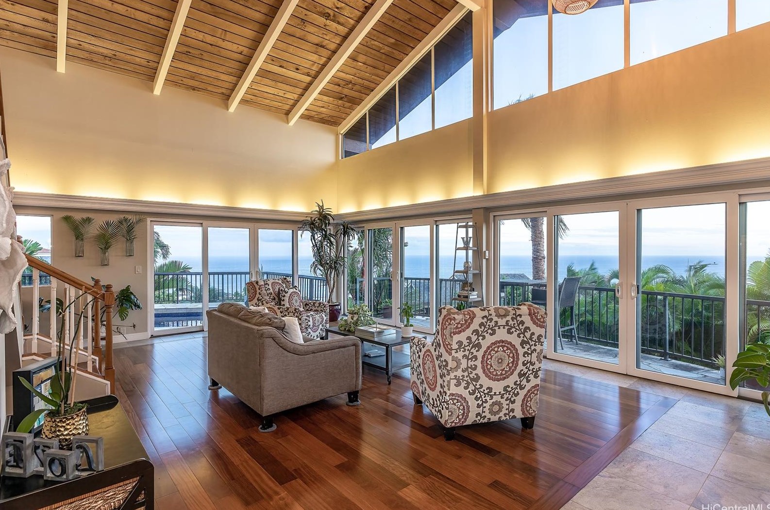 550 Kahiau Loop, Honolulu, HI 96821-2538