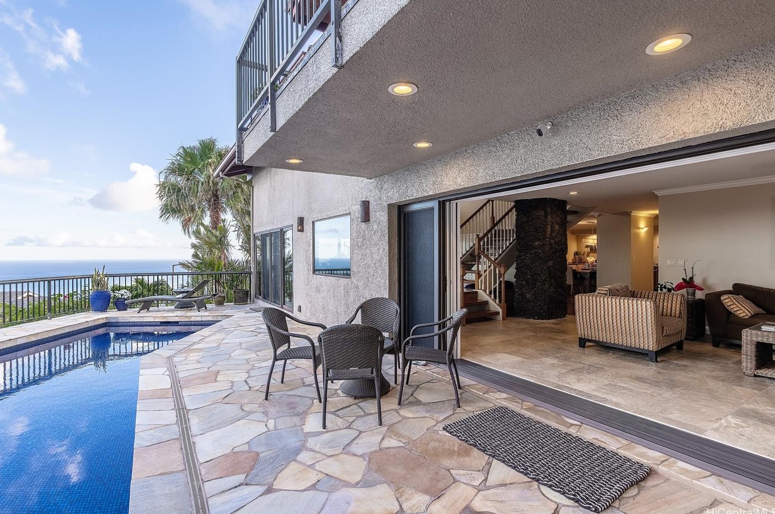 550 Kahiau Loop, Honolulu HI  96821-2538 exterior