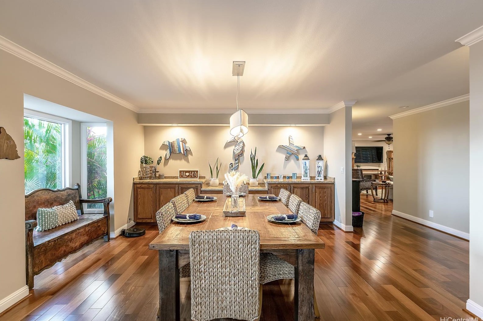 550 Kahiau Loop, Honolulu HI  96821-2538 exterior