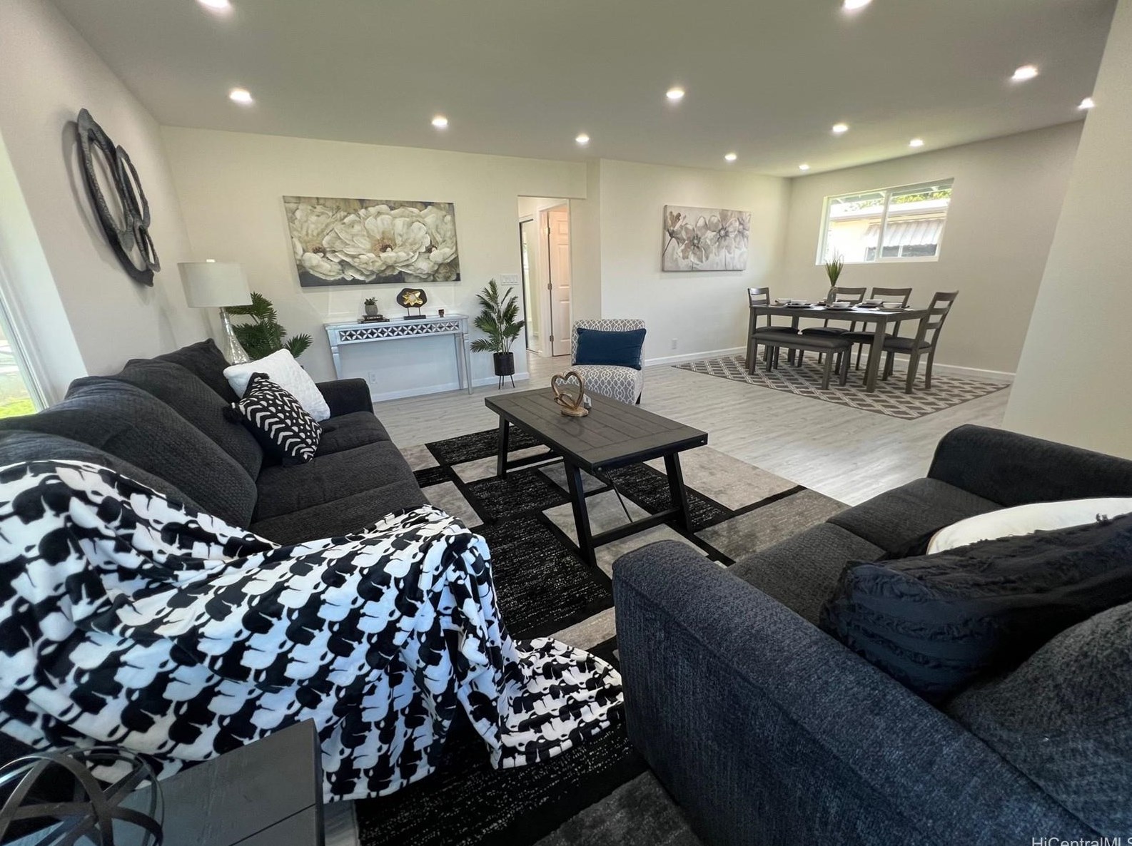 94-220 Pupukui St, Waipahu, HI 96797-2612