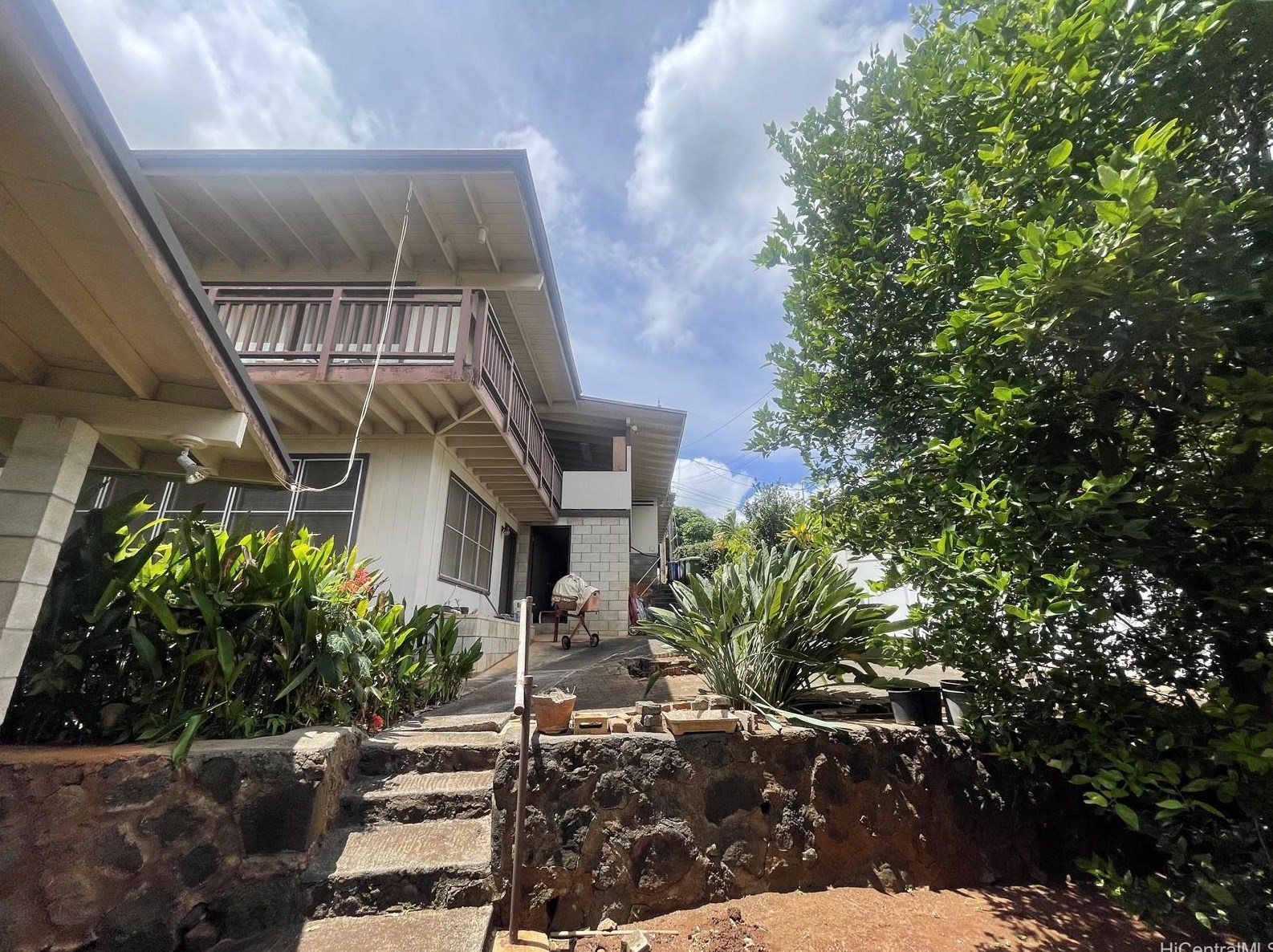 869 Puu Kula Dr, Pearl City, HI 96782-2729