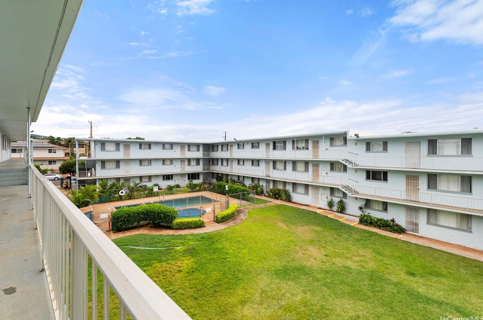 94-011 Waipahu St, Waipahu HI  exterior