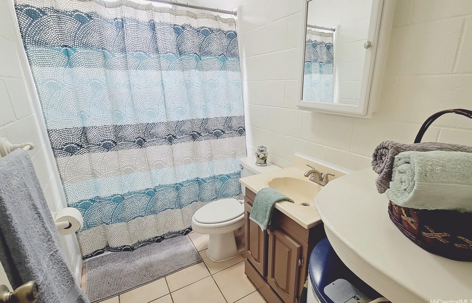 94-245 Leowahine St, Waipahu HI  exterior