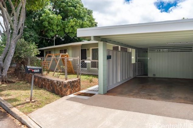 1569 Hoohaku St, Pearl City, HI 96782-2941