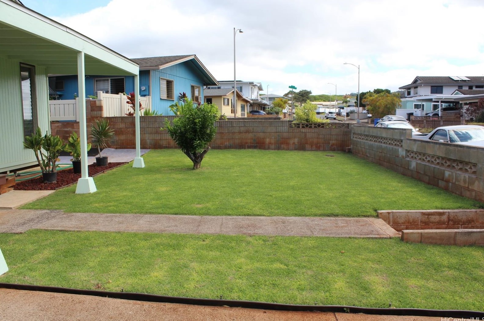 98-1592 Hoomaike St, Pearl City, HI 96782-2329