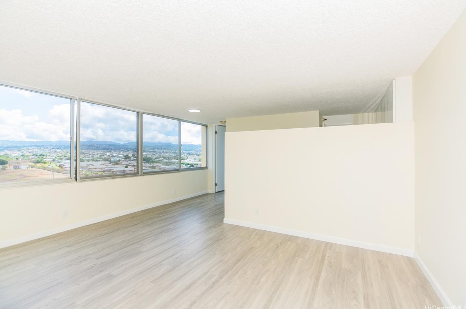 1060 Kamehameha Hwy #1406b, Pearl City, HI 96782