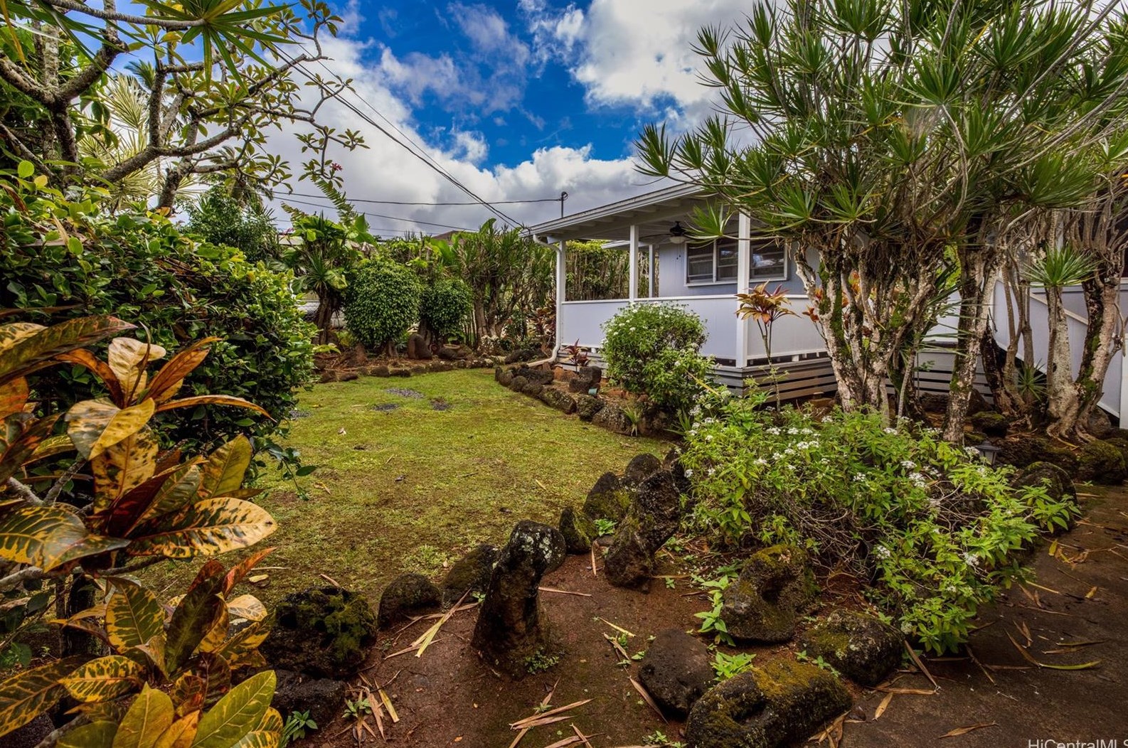 122 Plum St, Wahiawa, HI 96786-2116