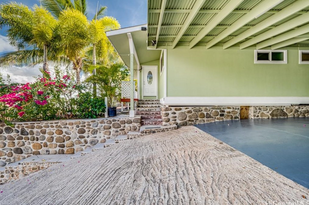 219 Papa Ave, Kahului, HI 96732-1362