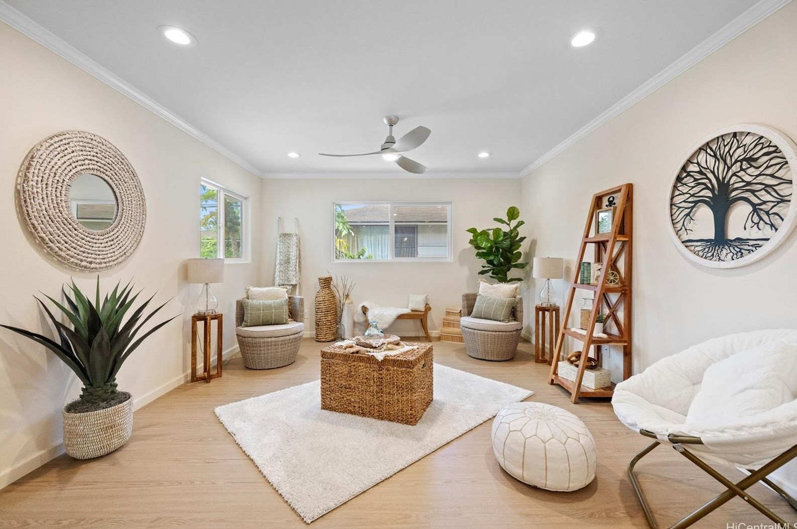941063 Nalii St, Waipahu, HI 96797