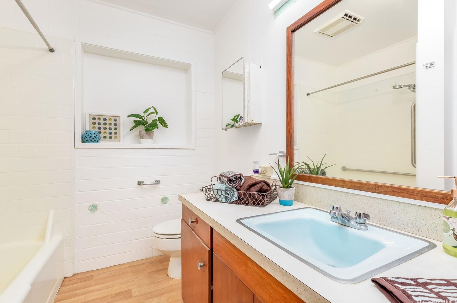 1277 Kaweloka St, Pearl City HI 96782-1940 exterior