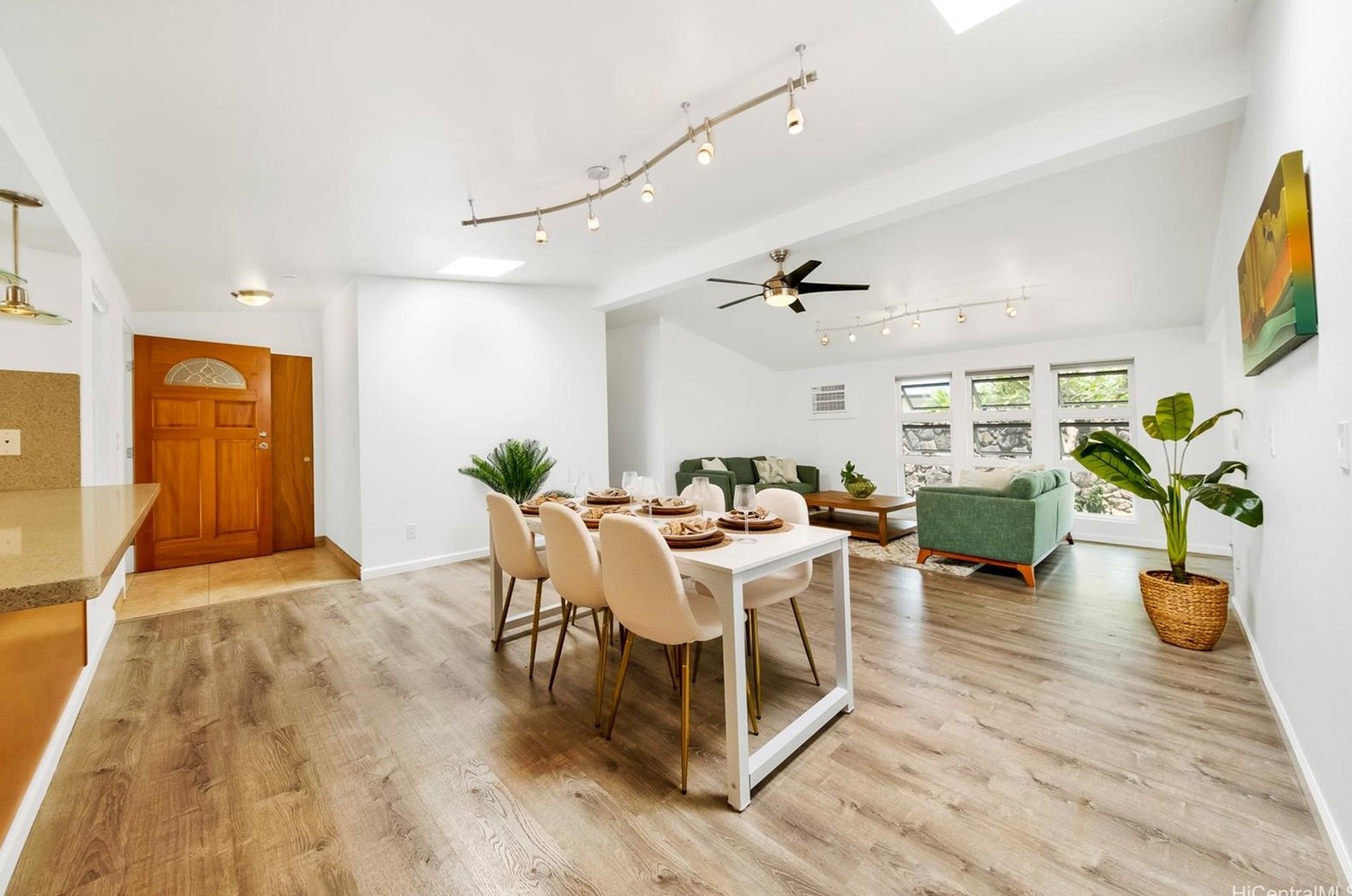 859 Akumu St, Kailua, HI 96734-3837
