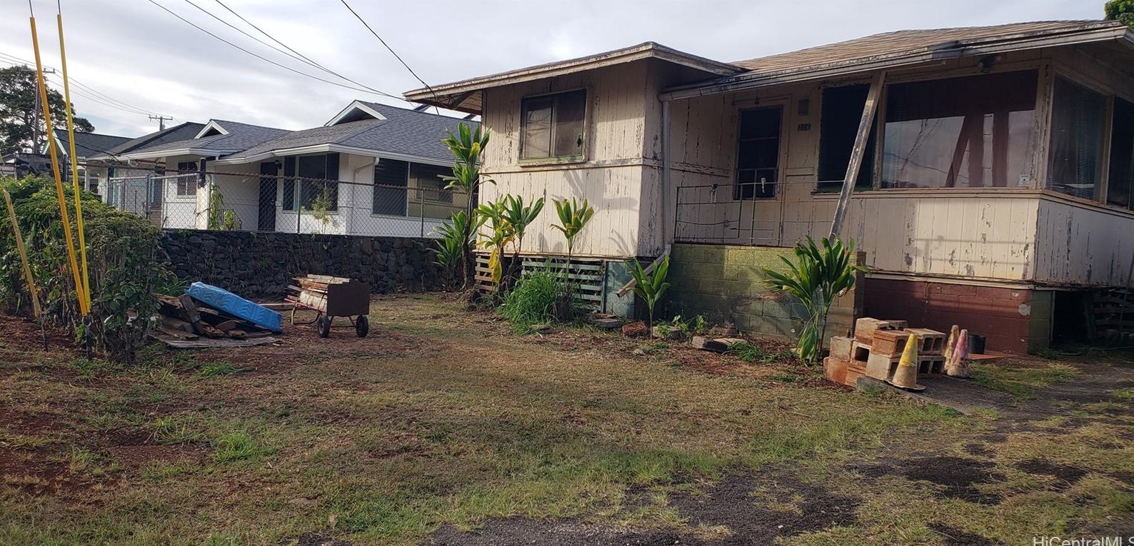 216 Walker Ave, Wahiawa, HI 96786