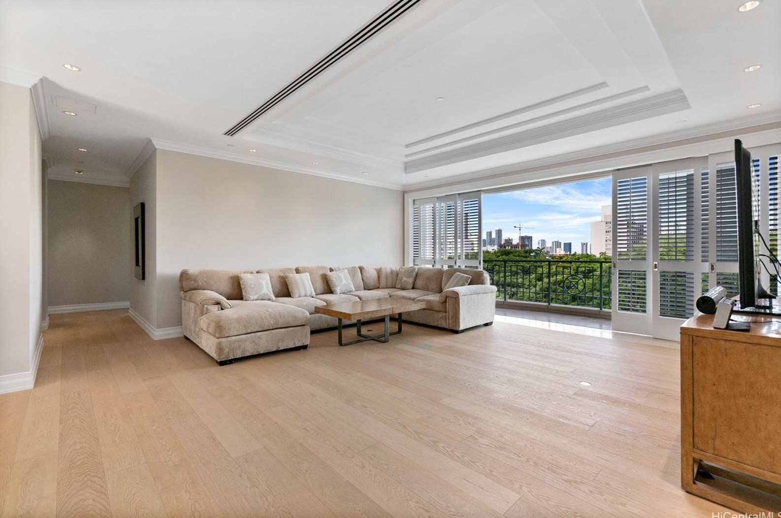 1740 S Beretania St. #24, Honolulu, HI 96826