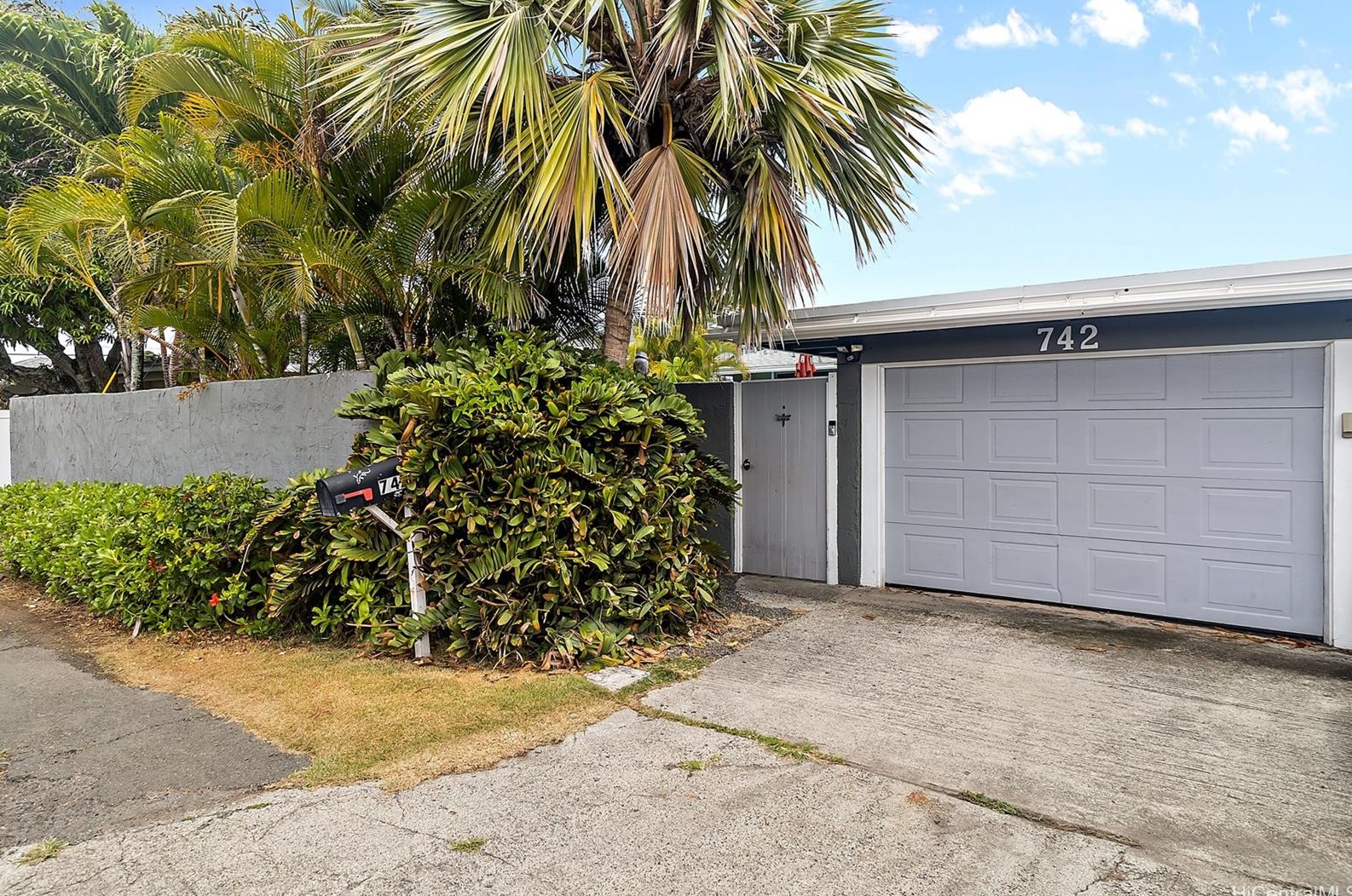 742 Maluniu Ave, Kailua, HI 96734-2156