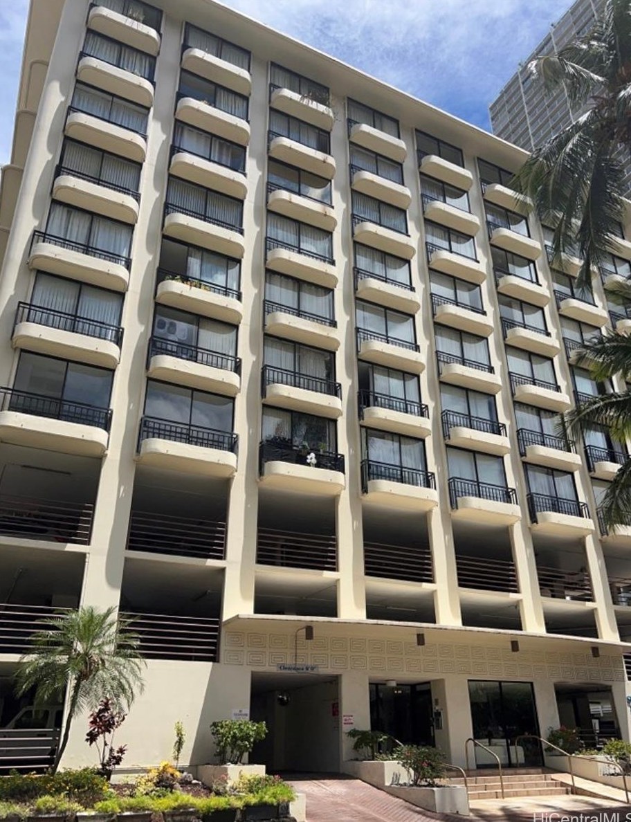 440 Seaside Ave #703, Honolulu, HI 96815