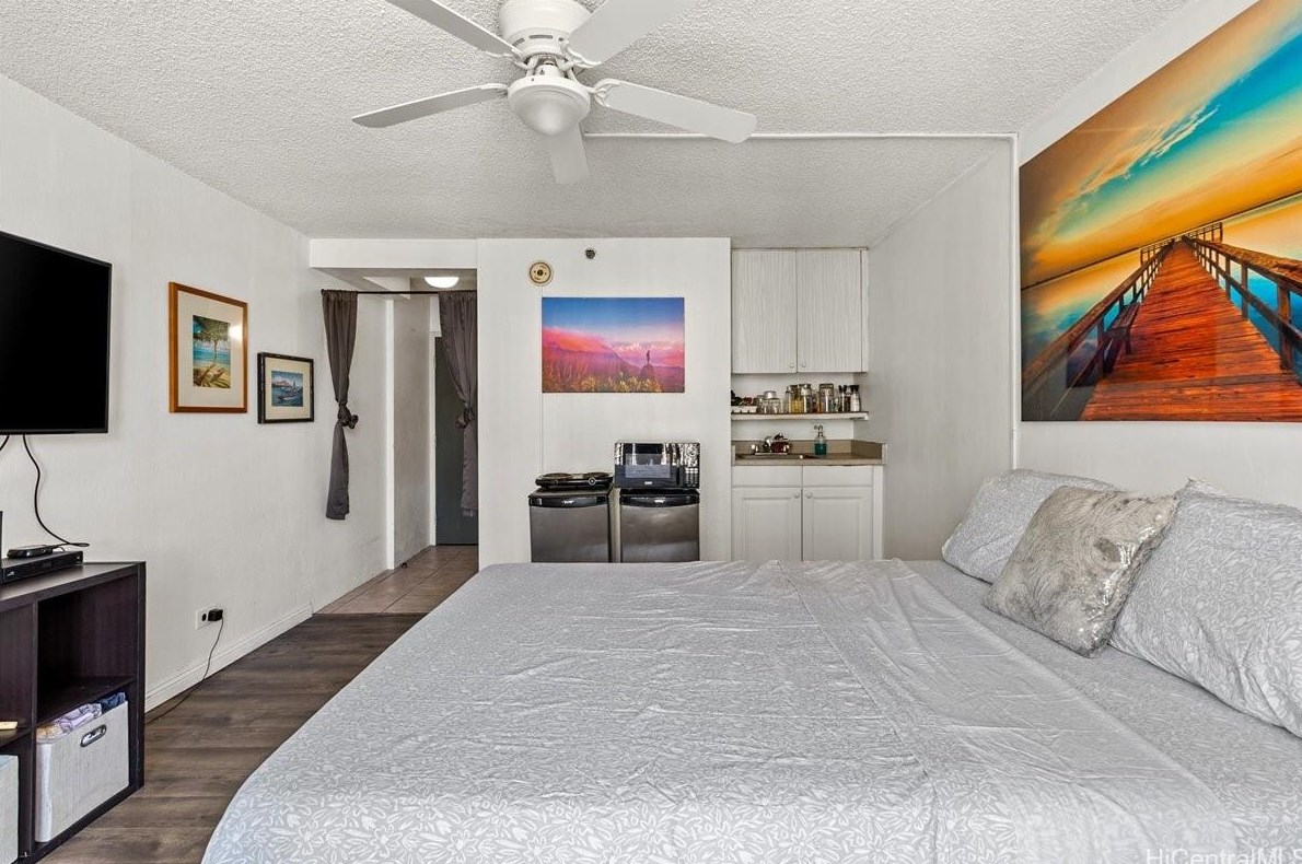 1920 Ala Moana Blvd #1814, Honolulu, HI 96815