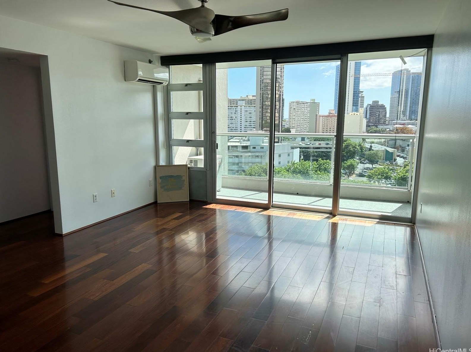 1450 Young St #1003, Honolulu, HI 96814