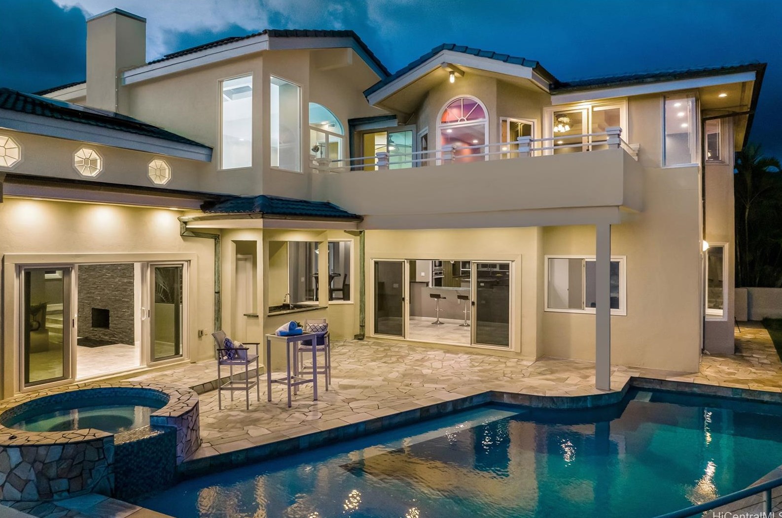 846 Moaniala St, Honolulu, HI 96821