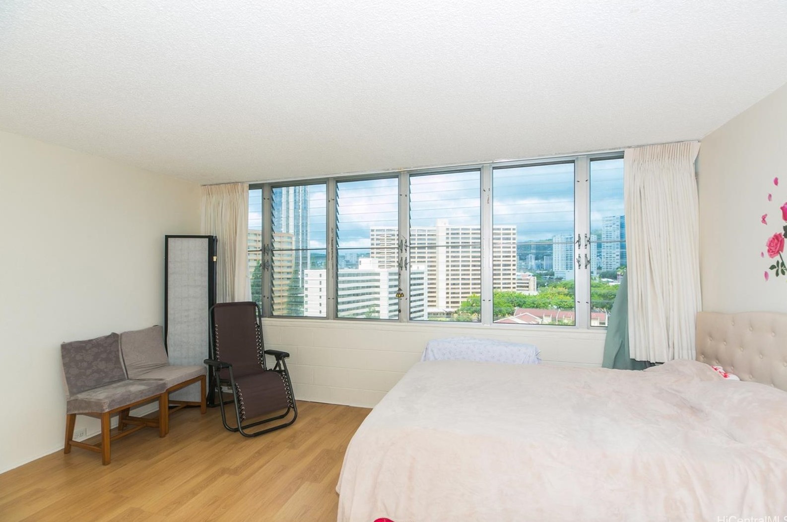 1650 Kanunu St #1112, Honolulu, HI 96814