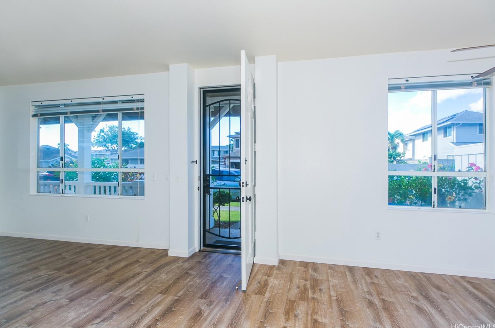 911058 Keokolo St, Kapolei, HI 96707
