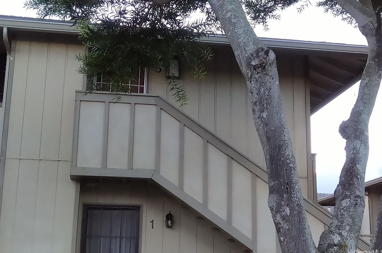 94-1200 Mopua Loop #b5, Waipahu, HI 96797