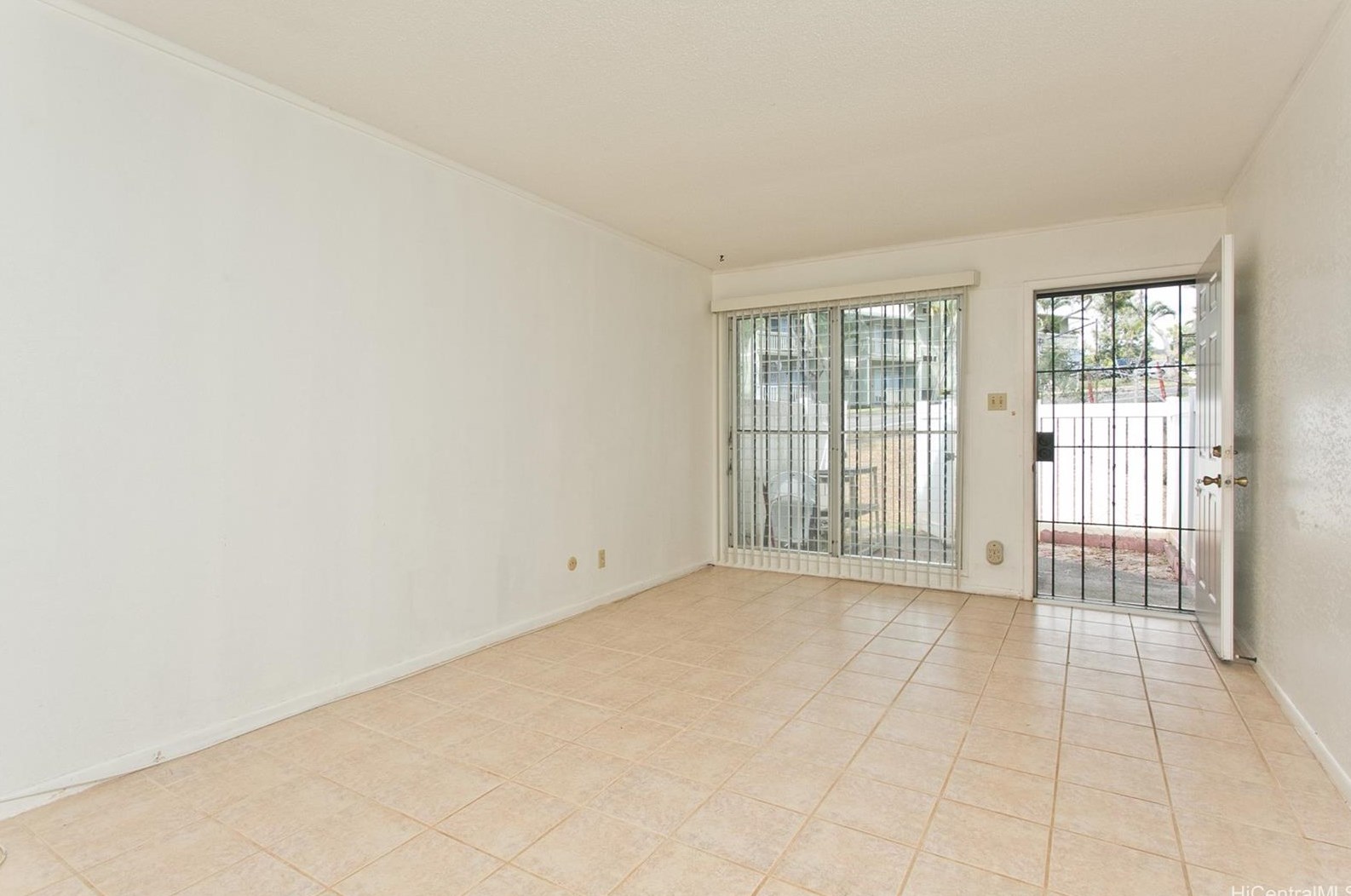 98733 Kaonohi St #a, Aiea, HI 96701