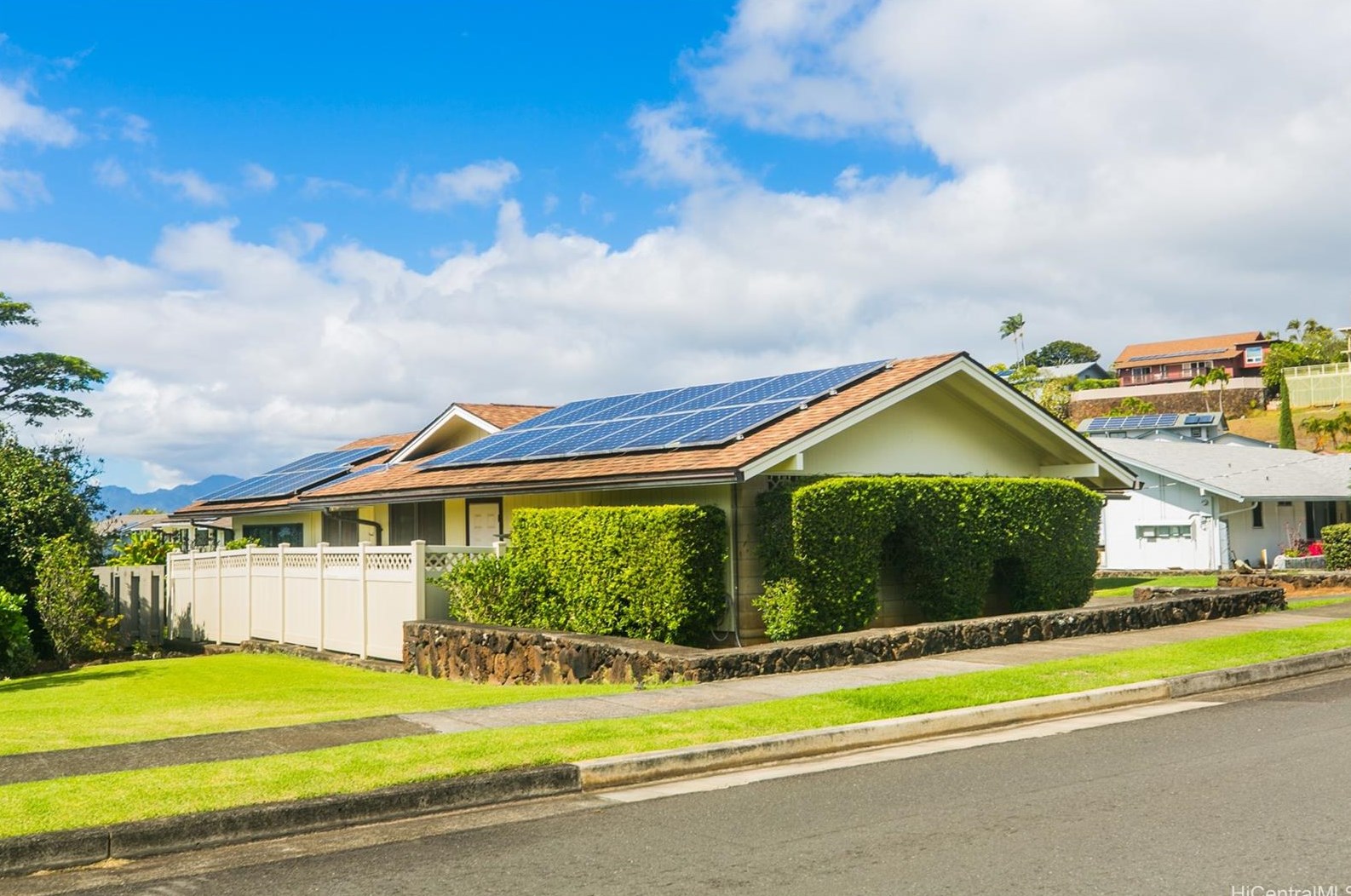98-1047 Palula Way, Aiea, HI 96701