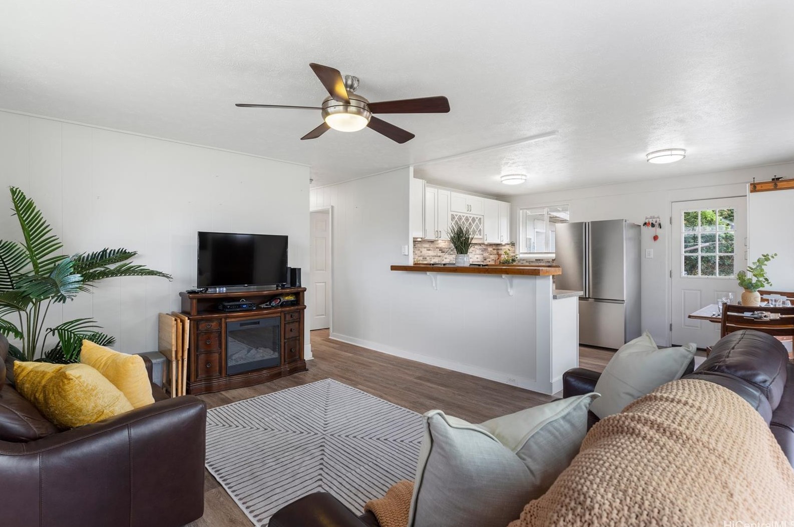 686 Onipaa Pl, Makawao, HI 96768