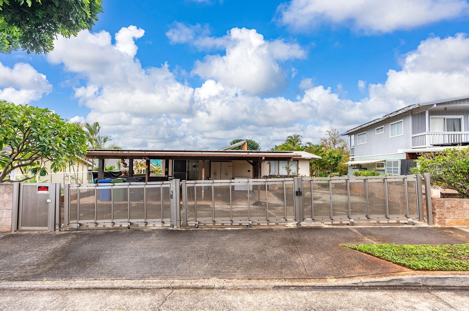 1730 Hoolehua St, Pearl City HI  96782-1732 exterior