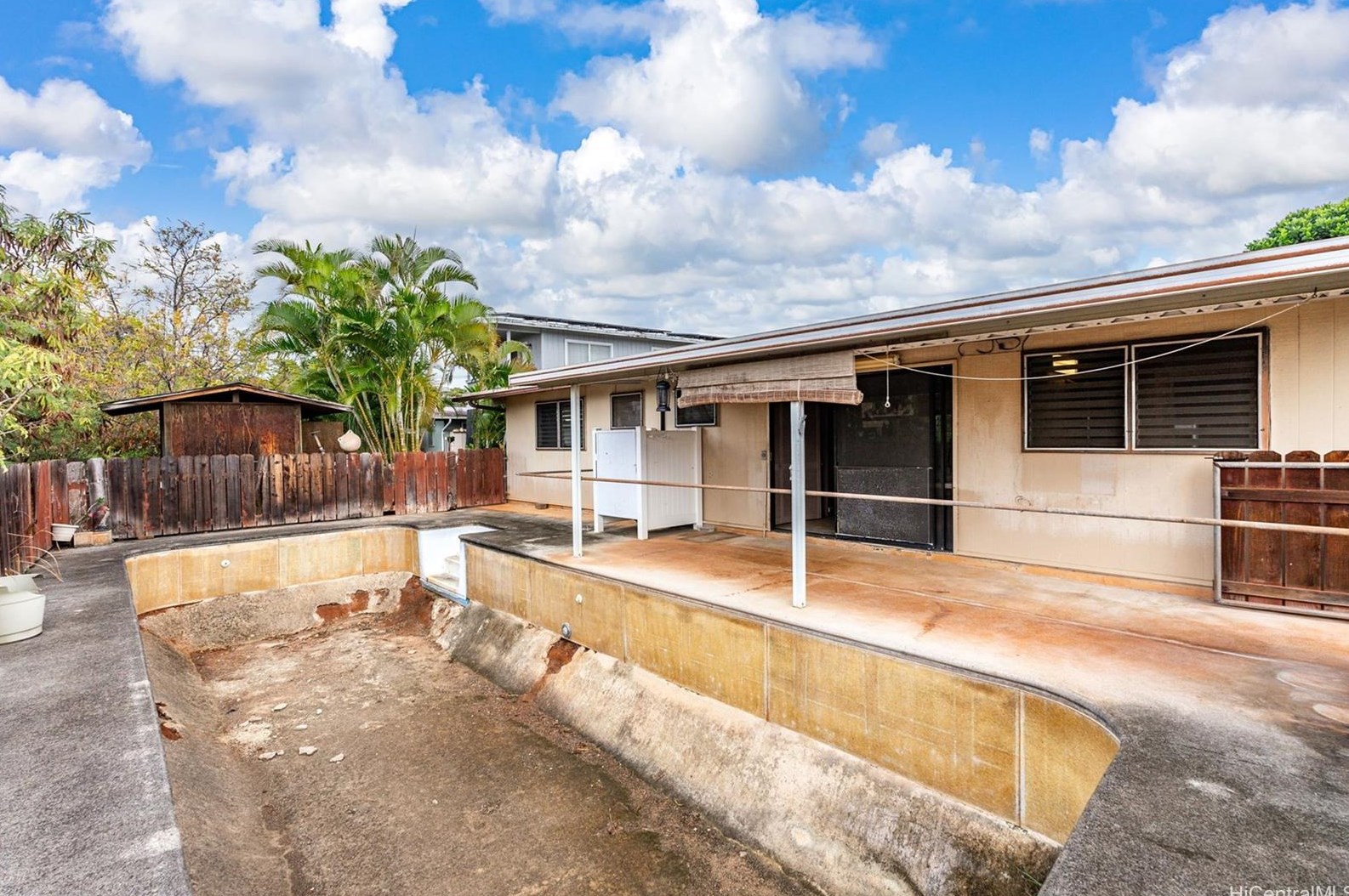 1730 Hoolehua St, Pearl City HI  96782-1732 exterior