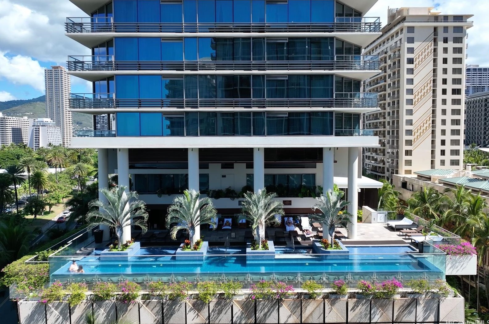 223 Saratoga Rd, Honolulu HI 96815-1942 exterior