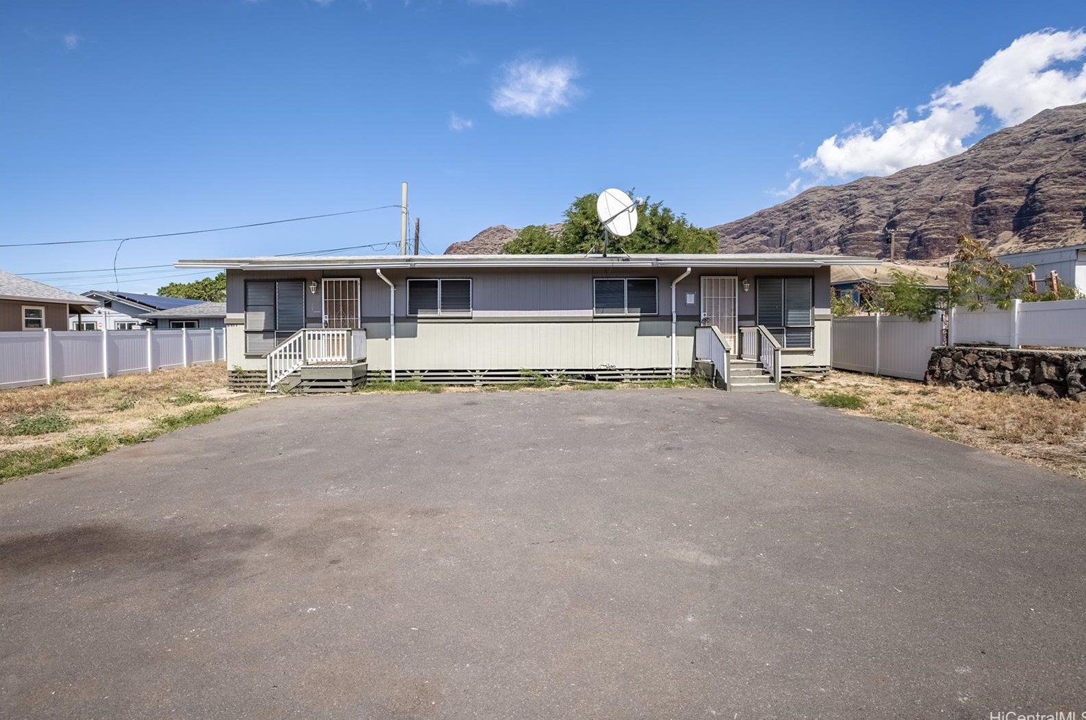 84-674 Farrington Hwy #g, Nanakuli, HI 96792