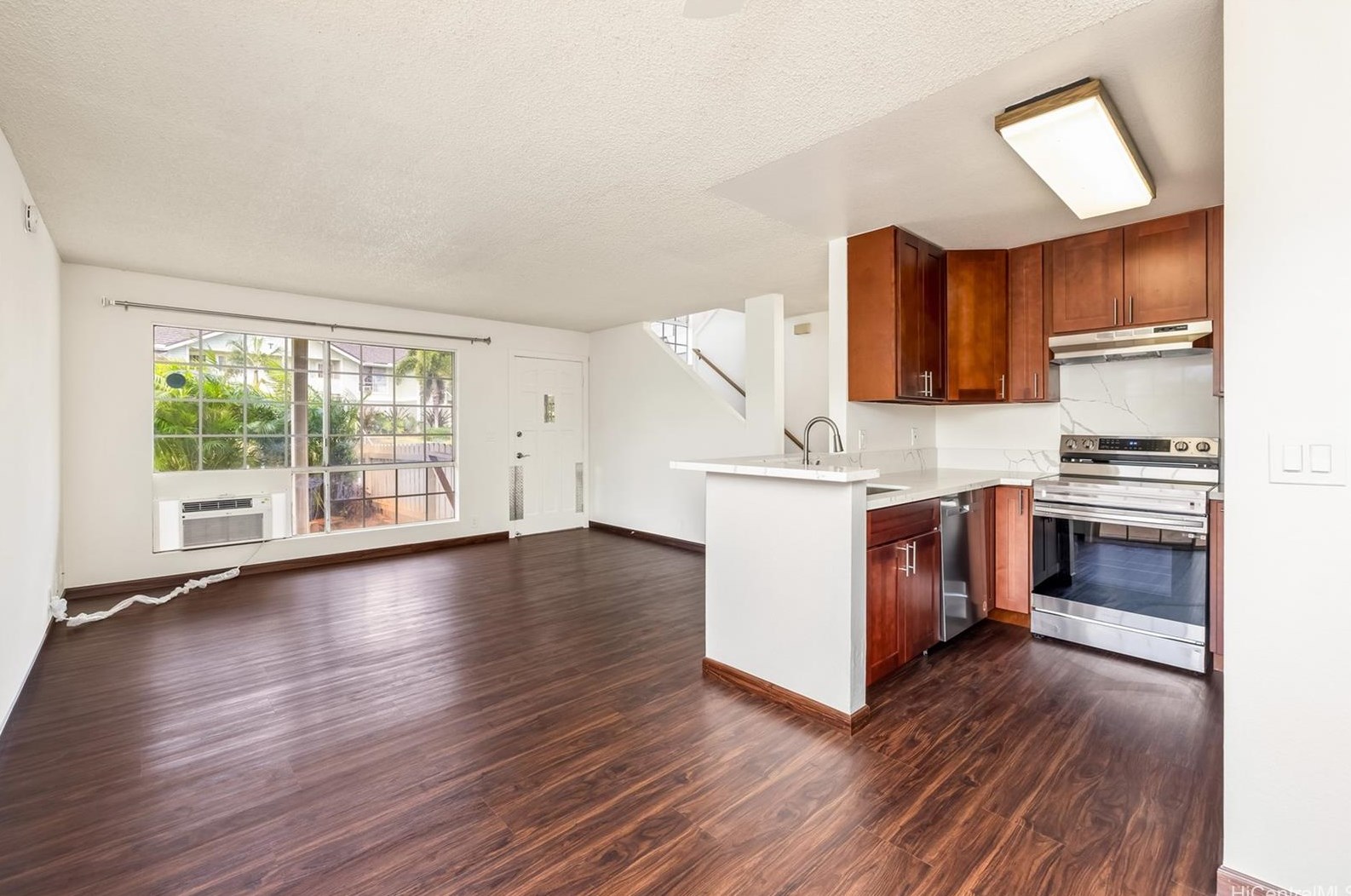 94-1463 Waipio Uka St #r102, Waipahu, HI 96797